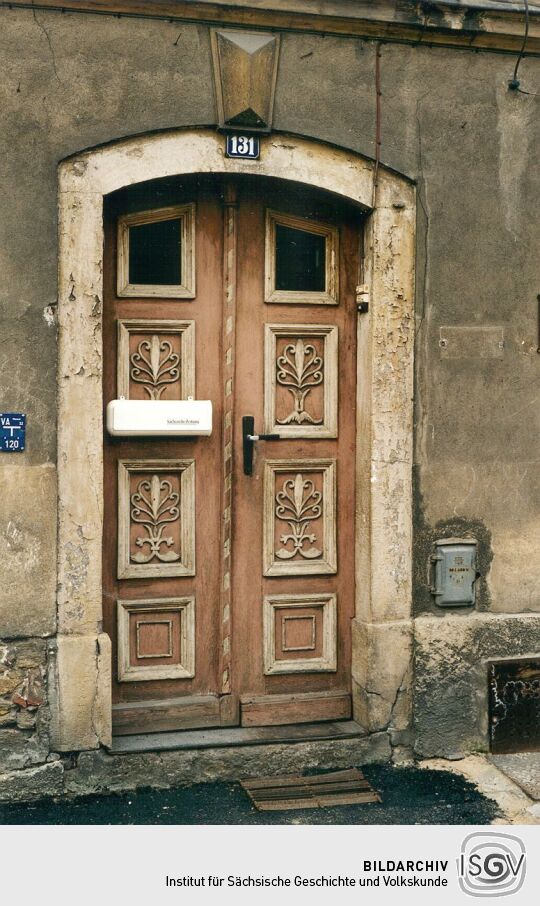 Haustür auf der Großenhainer Mozartalle