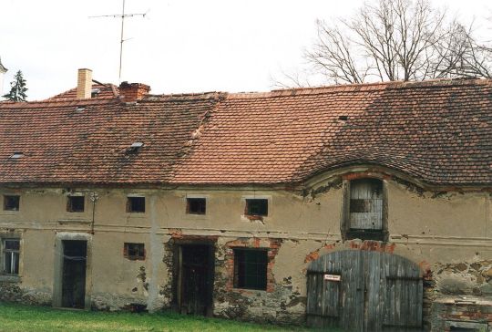 Wohnhaus und Scheune an der Hauptstraße in Ponickau