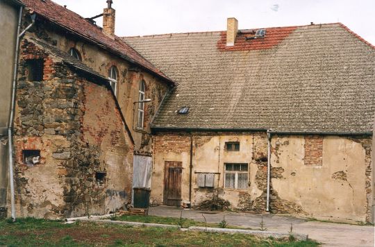 Hofseite des ehemaligen Gasthofs von Ponickau