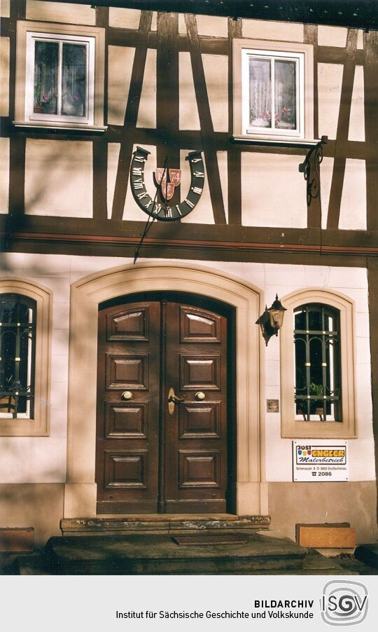 Wohnhaus mit Sonnenuhr in Großschönau