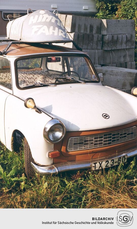 Trabant an der Dorfstraße in Oberlauterbach