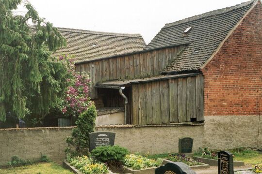 Bauernhof und Friedhof in Authausen