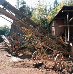 Bild: Porphyr-Steinbruch bei Rochlitz