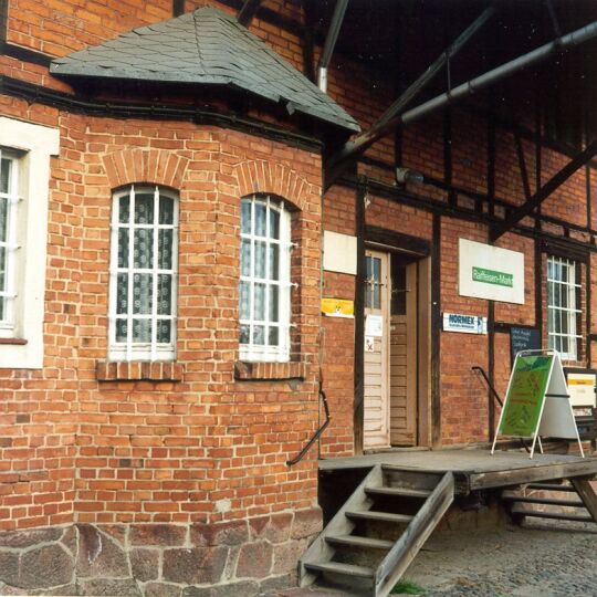 Raiffeisenmarkt im Geithainer Bahnhofsgebäude