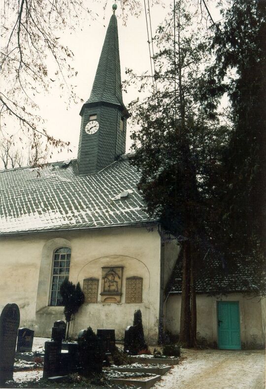 Friedhof und Kirche in Wallroda