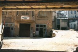 Bild: Hofansicht einer Textilfabrik in Neugersdorf