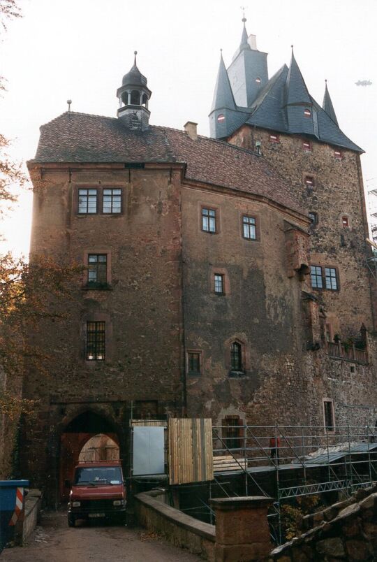 Einfahrt zur Burg Kriebstein