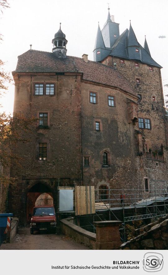 Einfahrt zur Burg Kriebstein