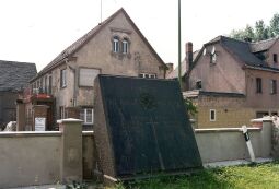 Grabstein auf dem Friedhof in Otterwisch