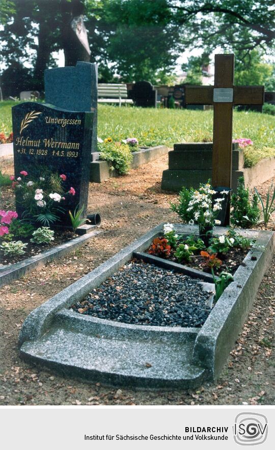 Urnengräber auf dem Greifenhainer Friedhof