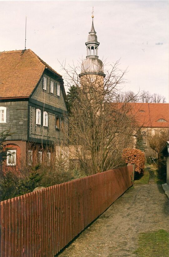 Blick zur Walddorfer Kirche