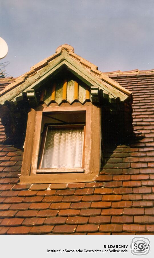 Fenster im Dachgeschoß eines Hauses in Ebersbach