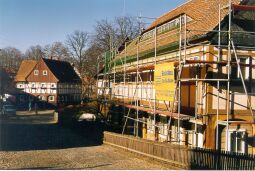 Bild: Bauarbeiten an einem Fachwerkhaus mit Umgebinde in Großschönau