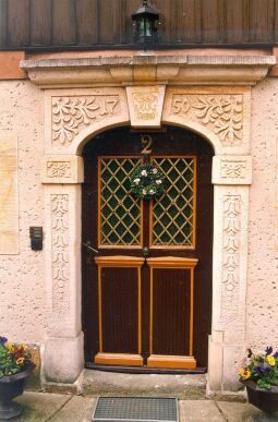 Bild: Eingang eines Oybiner Wohnhauses