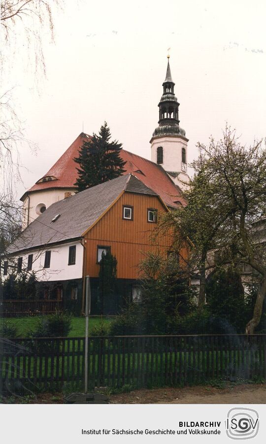 Blick zur Eibauer Kirche