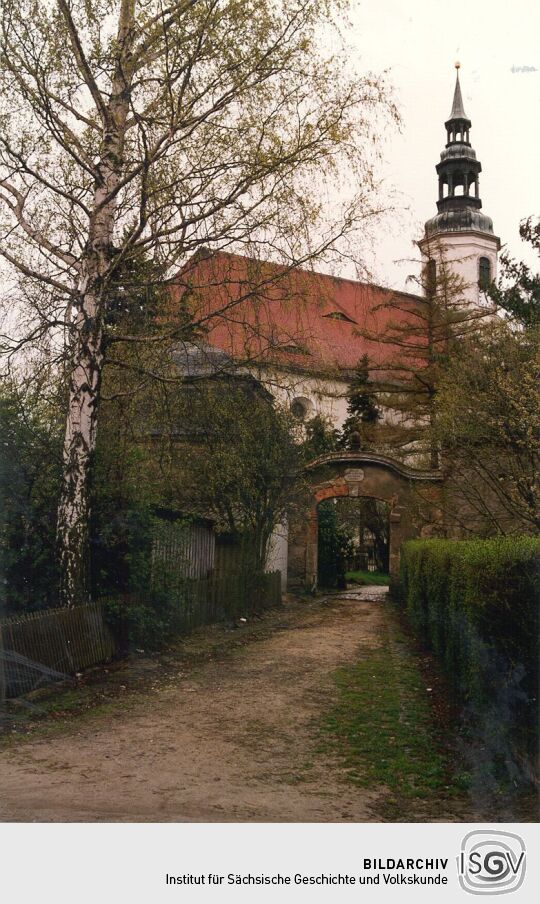 Blick zur Eibauer Kirche