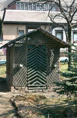 Bild: Gartenlaube in der Neugersdorfer Wiesenstraße 14