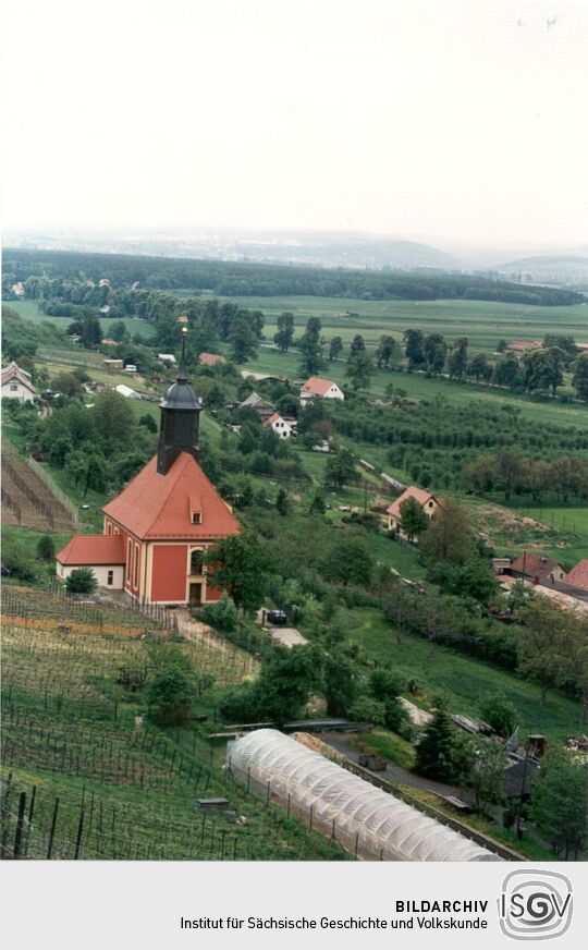 Blick zur Pillnitzer Weinbergkirche