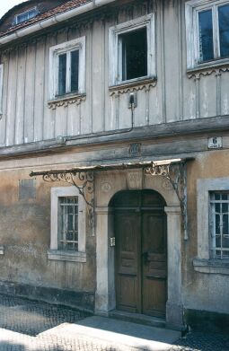 Bild: Hauseingang an der Leutersdorfer Straße in Seifhennersdorf