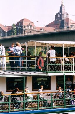 Bild: Dampfschiff an der Anlegestelle in Dresden