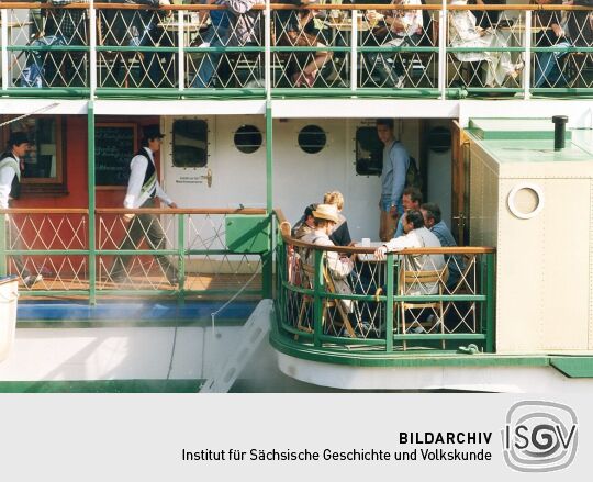 Dampfschiff "Meißen" an der Anlegestelle in Dresden
