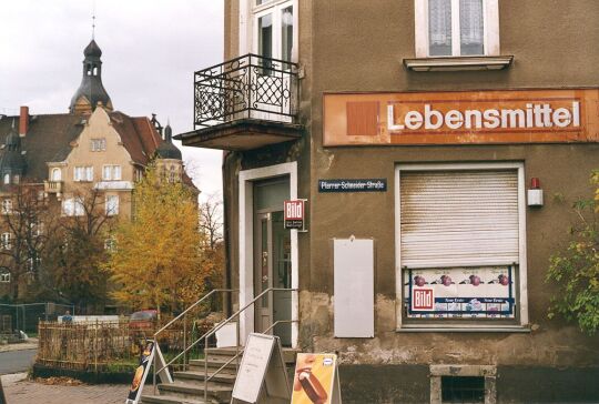 Wohnhaus mit Geschäft in Niedersedlitz