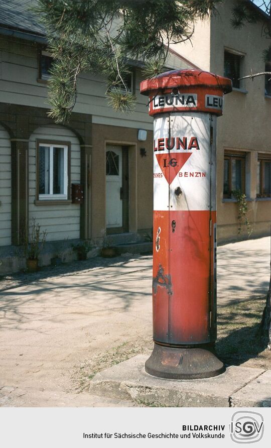 Alte Tanksäule an der Spitzkunnersdorfer Straße in Leutersdorf