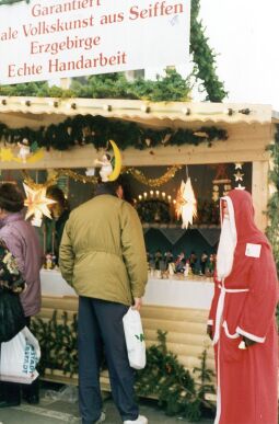 Bild: Verkaufsstand auf dem Striezelmarkt in Dresden