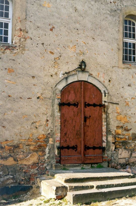 Eingang zur Heuersdorfer Kirche