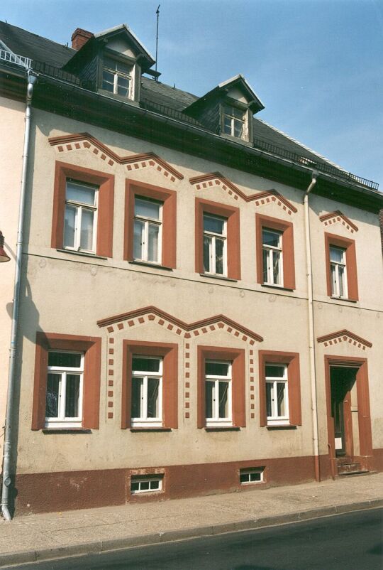 Wohnhaus mit Fassadenschmuck in Mügeln