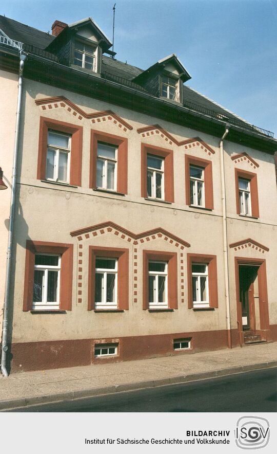 Wohnhaus mit Fassadenschmuck in Mügeln