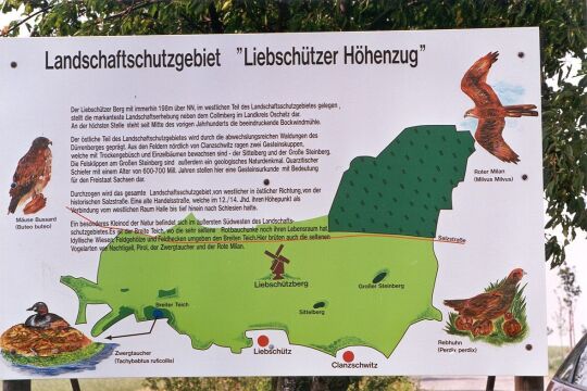 Informationstafel zum Landschaftsschutzgebiet  "Liebschützer Höhenzug"