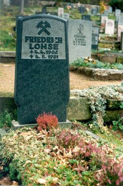 Bild: Grab auf dem Friedhof in Geising