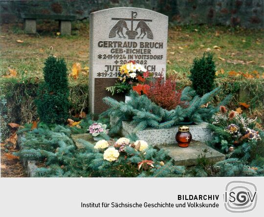 Grab auf dem Friedhof in Geising