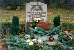 Bild: Grab auf dem Friedhof in Geising