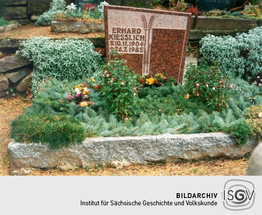Grab auf dem Friedhof in Geising