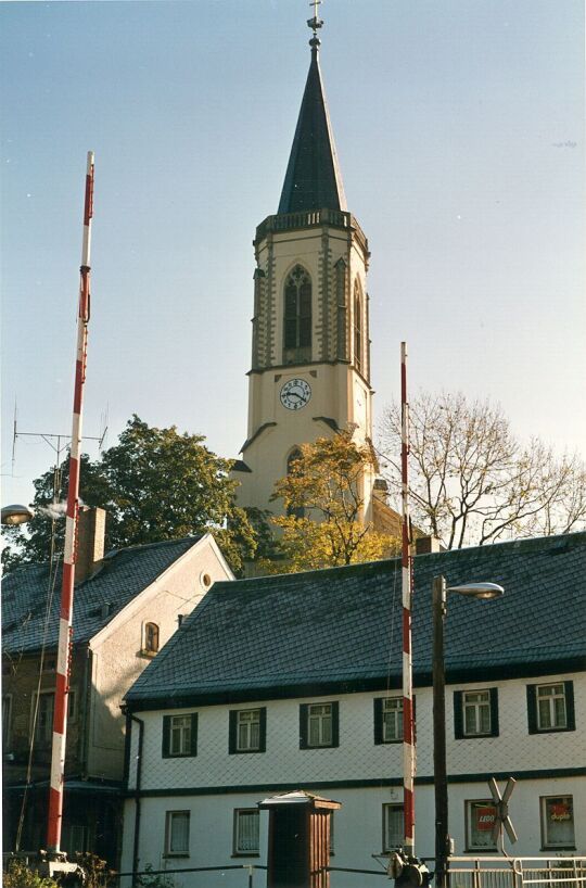 Blick zur Kirche in Neuhausen