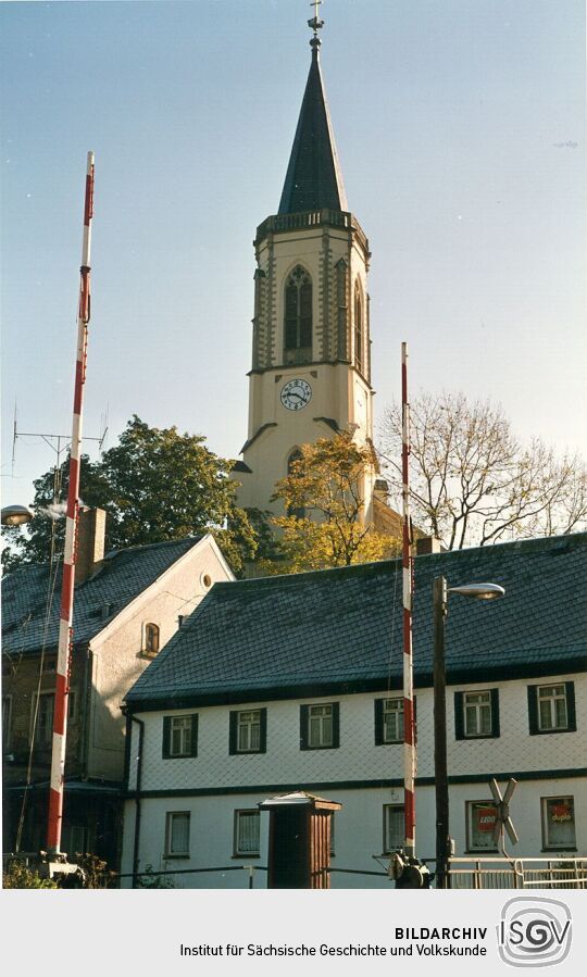 Blick zur Kirche in Neuhausen