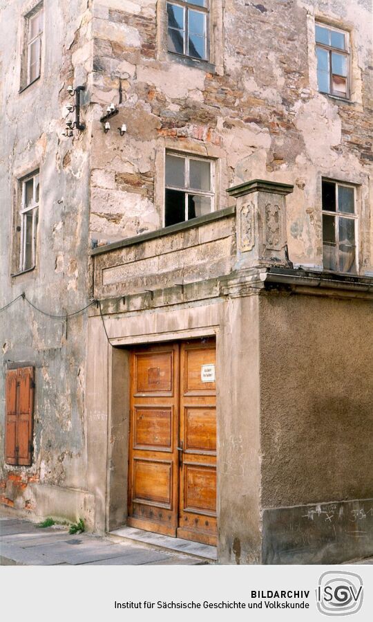 Leerstehendes Wohnhaus mit Garage in der Kirchgasse in Freiberg