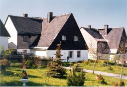 Bild: Wohnhaus mit Garten am Neugeorgenfelder Weg  in Georgenfeld