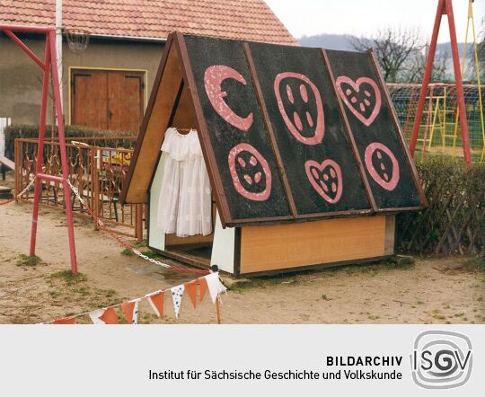 Hexenhaus in einem Kindergarten in Rosenhain