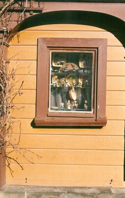 Bild: Wohnhaus mit Kunstgewerbehandel in Großschönau