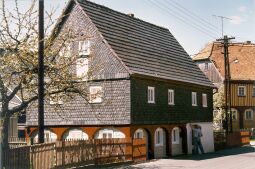 Bild: Umgebindehaus mit Blockstube in Obercunnersdorf