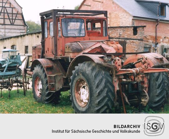 Zugmaschine aus der Landwirtschaft im Freilandmuseum Blankenhain