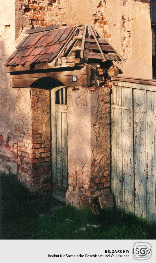 Eingang zu einem Grundstück in Heuersdorf