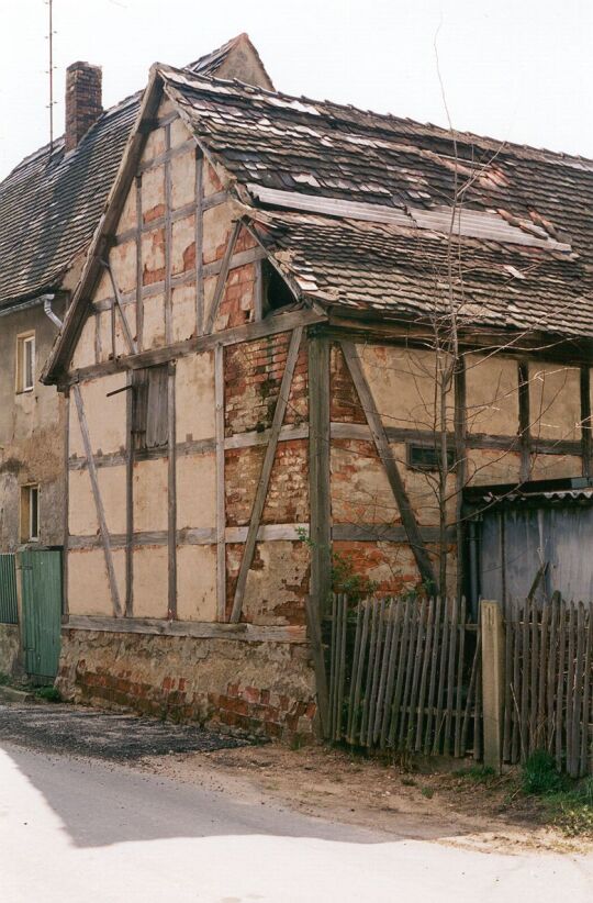 Alter Fachwerkschuppen in Dreiskau