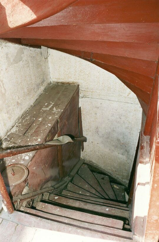 Treppenaufgang in einem Wohnhaus in Dreiskau