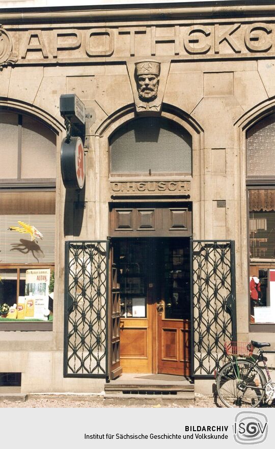 Eingang der Apotheke in Freital