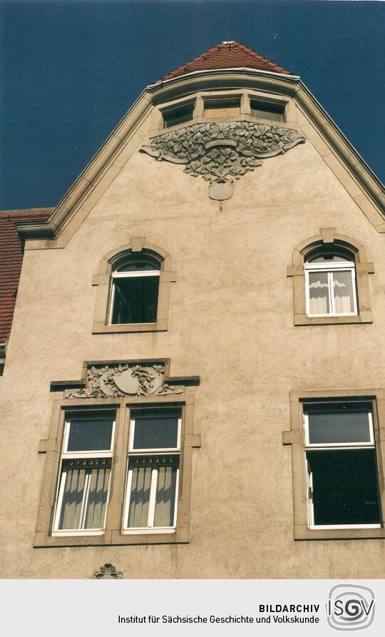 Giebel des Rathaus in Freital