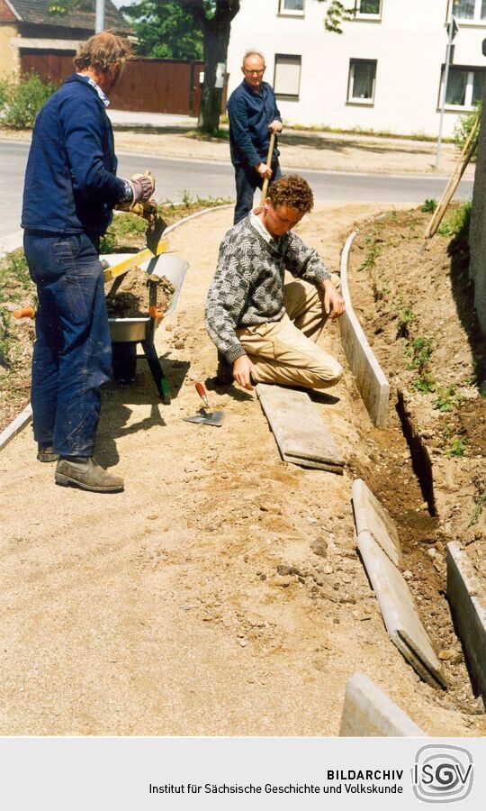 Fußwegerneuerung in Sausedlicht